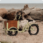 Chanty Cargo Kid - Grøn inkl. hjelm, flaskeholder, håndtag i 2 farver og ringklokke - BørnecyklerneChantyBørnecyklerneGrøn: BLC16 - GRNChanty Cargo Kid - Grøn inkl. hjelm, flaskeholder, håndtag i 2 farver og ringklokke