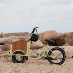 Chanty Cargo Kid - Grøn inkl. hjelm, flaskeholder, håndtag i 2 farver og ringklokke - BørnecyklerneChantyBørnecyklerneGrøn: BLC16 - GRNChanty Cargo Kid - Grøn inkl. hjelm, flaskeholder, håndtag i 2 farver og ringklokke